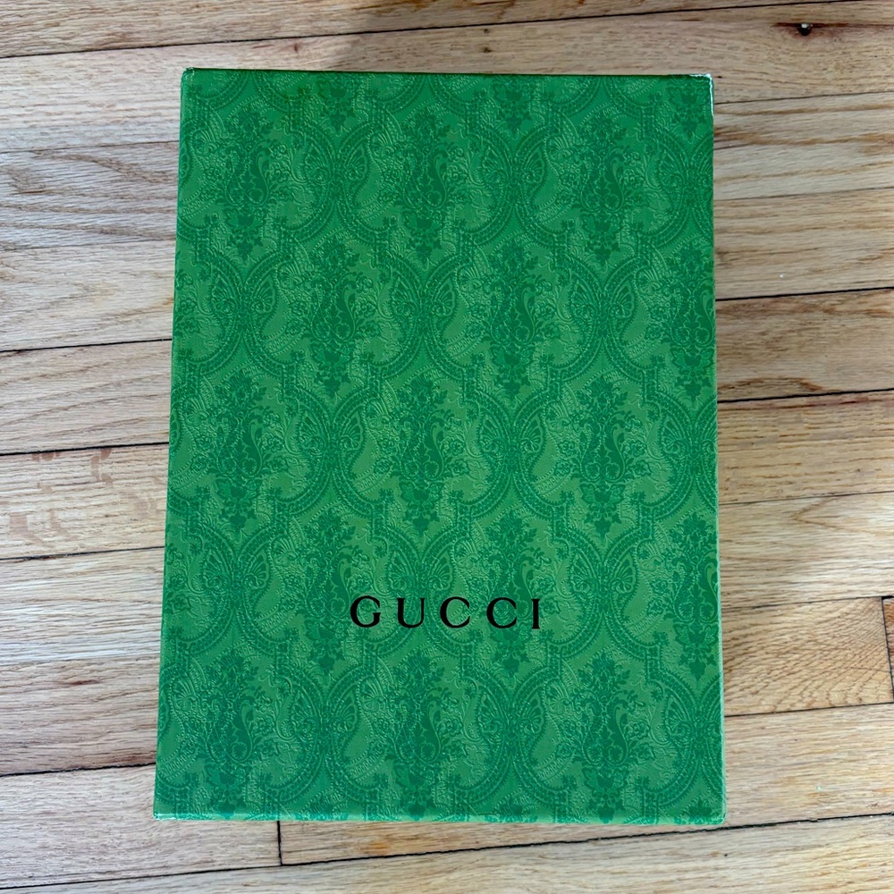 Gucci shoe box